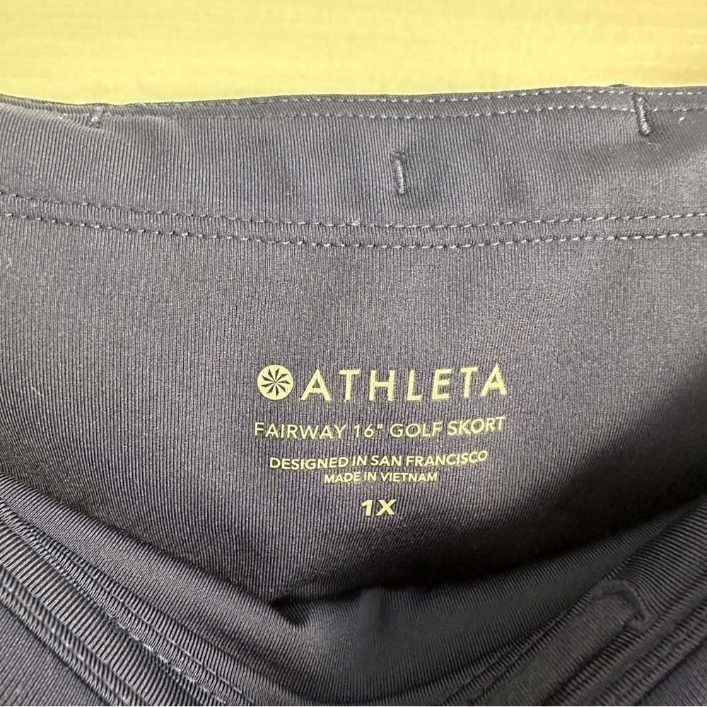 Athleta Fairway 16" Golf Skort EUC - Picture 4 of 6